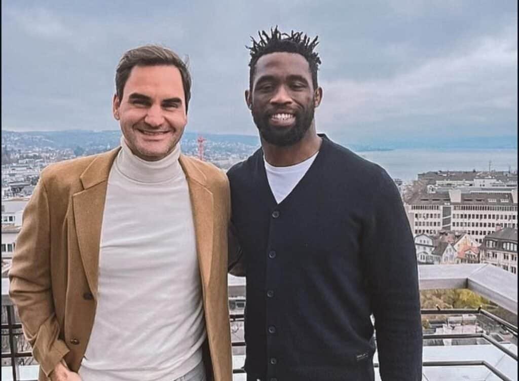 Roger Federer with Siya Kolisi
