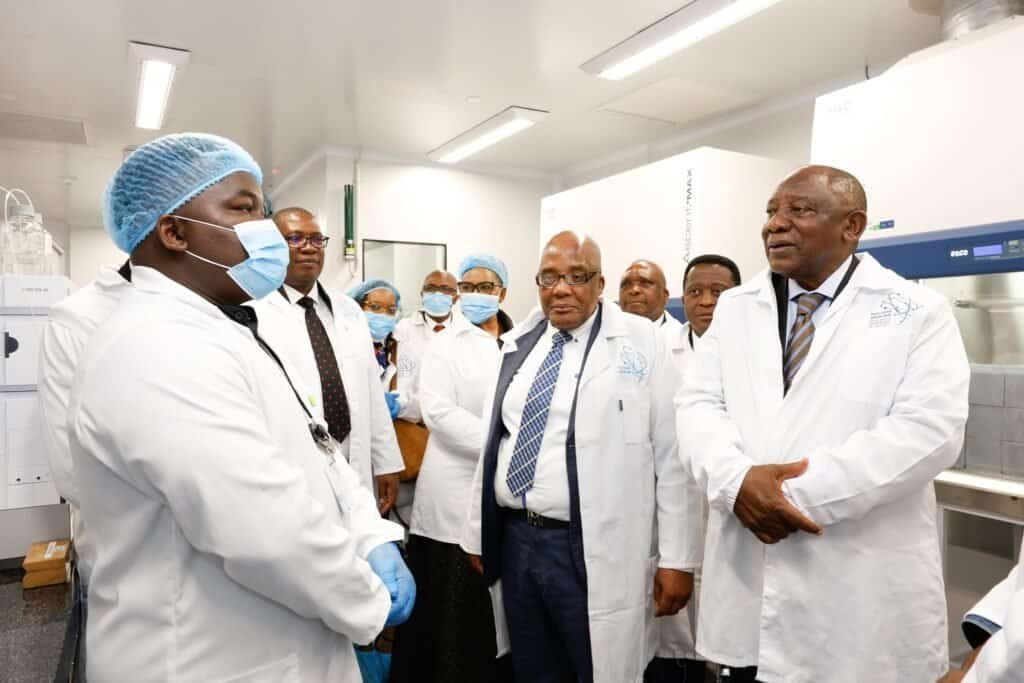 South African President Cyril Ramaphosa with Health Minister Aaron Motsoaledi and Gauteng Premier Panyaza Lesufi