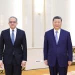 Xi Jinping meets with UNESCO Khaled El-Enany