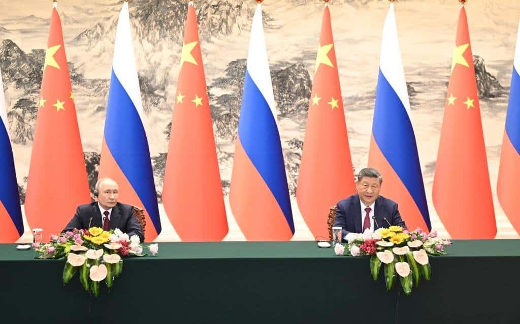 Xi, Putin jointly meet press