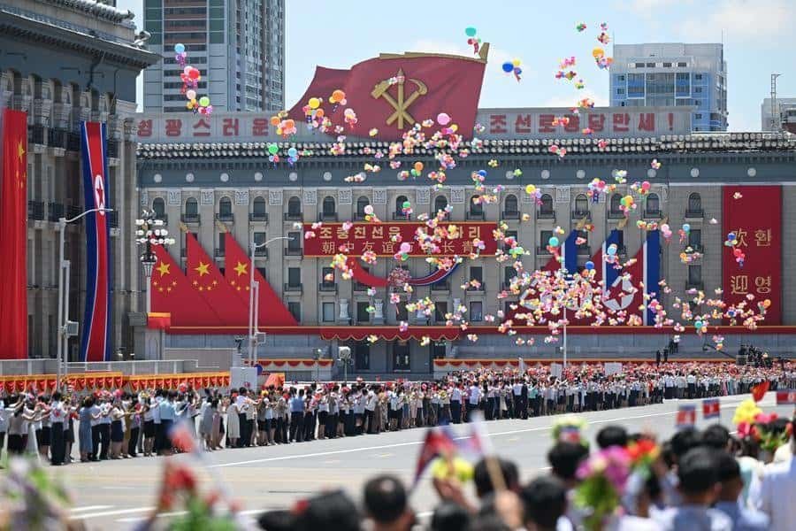 People welcome General Secretary of the Communist Party of China Central Committee and Chinese President Xi Jinping in Pyongyang, the Democratic People's Republic of Korea (DPRK), on June 8, 2026. Xi arrived in Pyongyang on Monday for a state visit to the DPRK.
