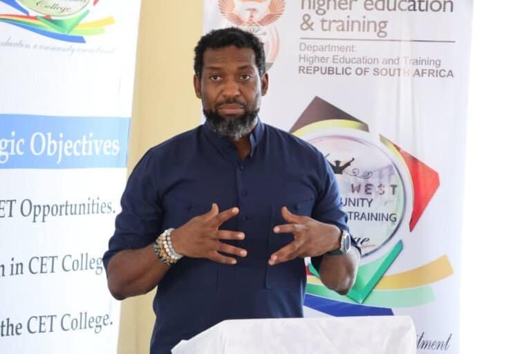 Minister Buti Manamela