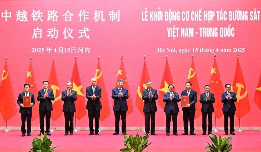 Chinese President Xi Jinping, also general secretary of the Communist Party of China Central Committee, and General Secretary of the Communist Party of Vietnam Central Committee To Lam jointly witness the launching ceremony of the China-Vietnam railway cooperation mechanism at the International Convention Center in Hanoi, capital of Vietnam, April 15, 2025. (Xinhua/Yin Bogu)