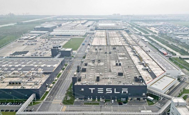 This aerial photo taken on Sept. 26, 2023 shows the Tesla Gigafactory in Lingang new area of the China (Shanghai) Pilot Free Trade Zone in east China's Shanghai. (Xinhua/Liu Ying)