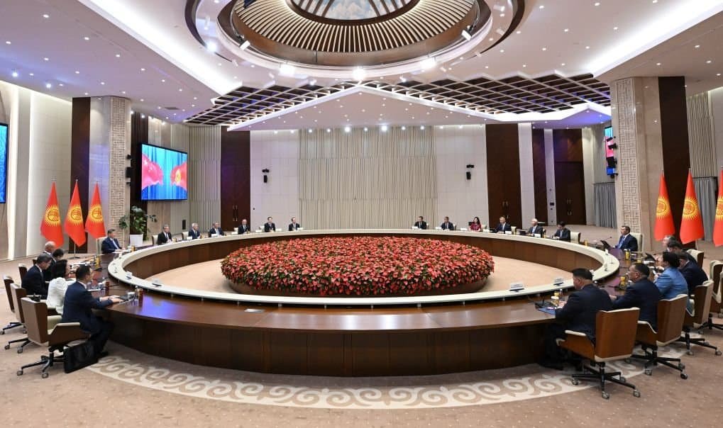 Chinese President Xi Jinping attends a welcome ceremony held by Kyrgyz President Sadyr Chinese President Xi Jinping holds talks with Kyrgyz President Sadyr Japarov in Bishkek, Kyrgyzstan, Aug. 31, 2026. (Xinhua/Yan Yan)