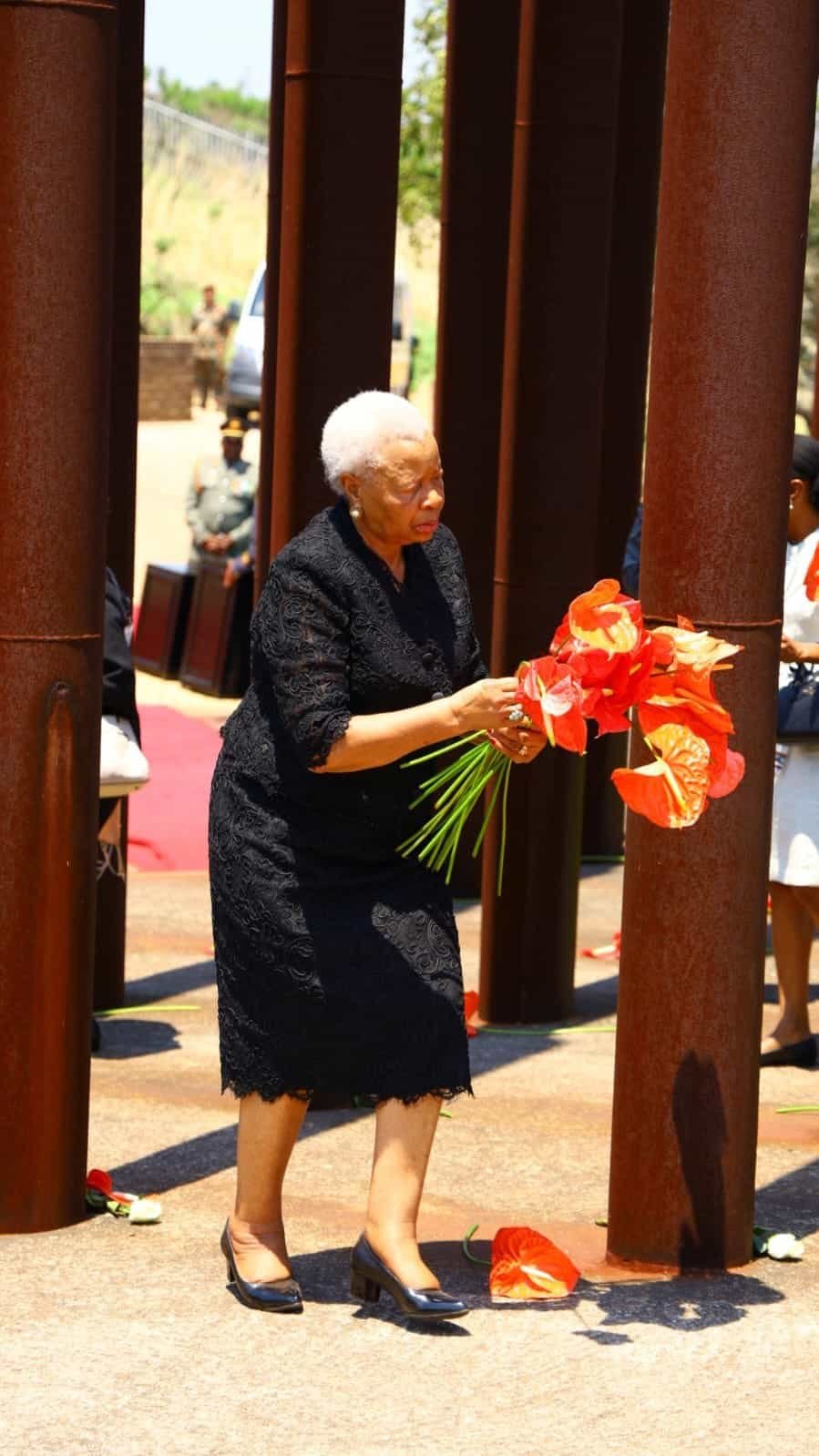 Ms Graça Machel and family pay tribute to the late former Mozambican President Samora Machel and the 34 others who lost their lives in the 1986 plane crash at the Samora Machel Monument in Mbuzini, Mpumalanga. Photo: GCIS